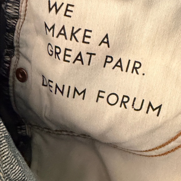 Aritzia Denim Forum The Ex Boyfriend Distressed Cutoff Jean Shorts Womens 24 - Picture 6 of 10